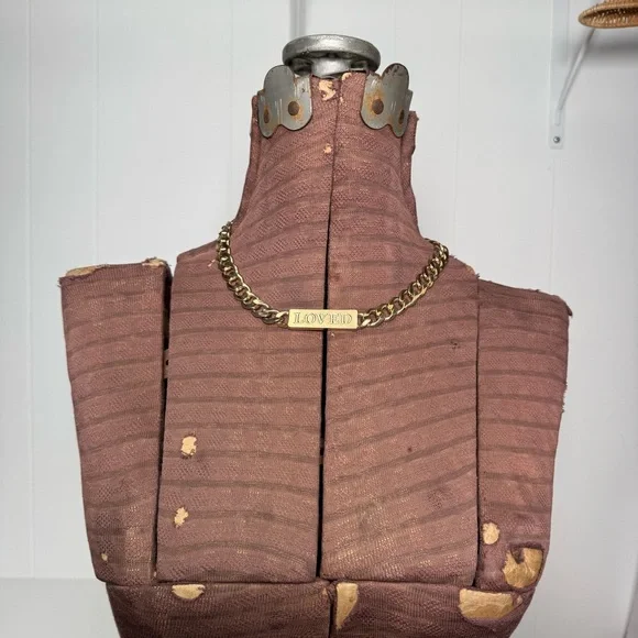 Vintage Mika Y2K Goldtone Chunky Cuban Chain Link Necklace 'LOVED' Pendant - Picture 4 of 15